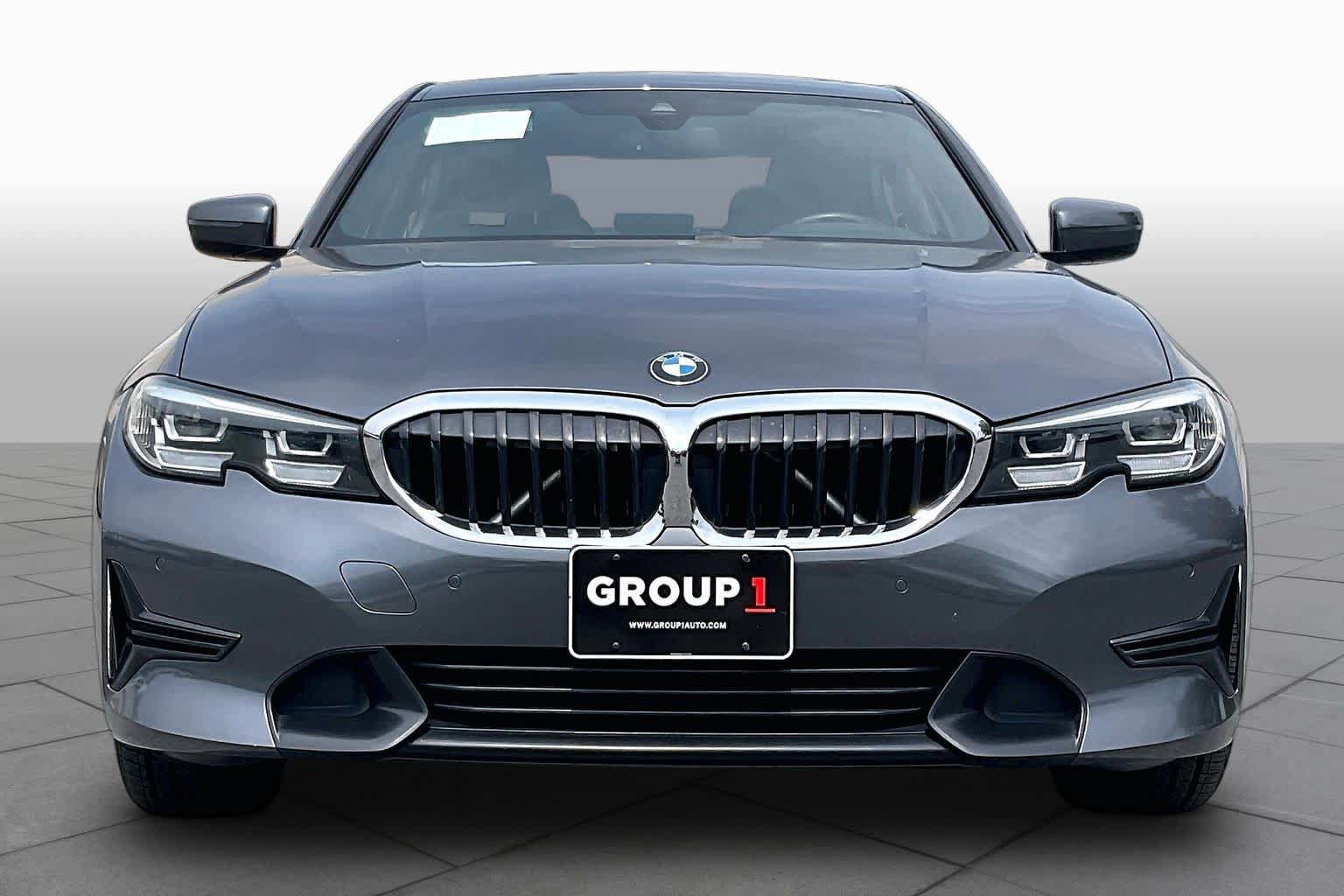 Used 2019 BMW 330i xDrive Sedan w/ Driving Assistance Package AWD/4WD image 3
