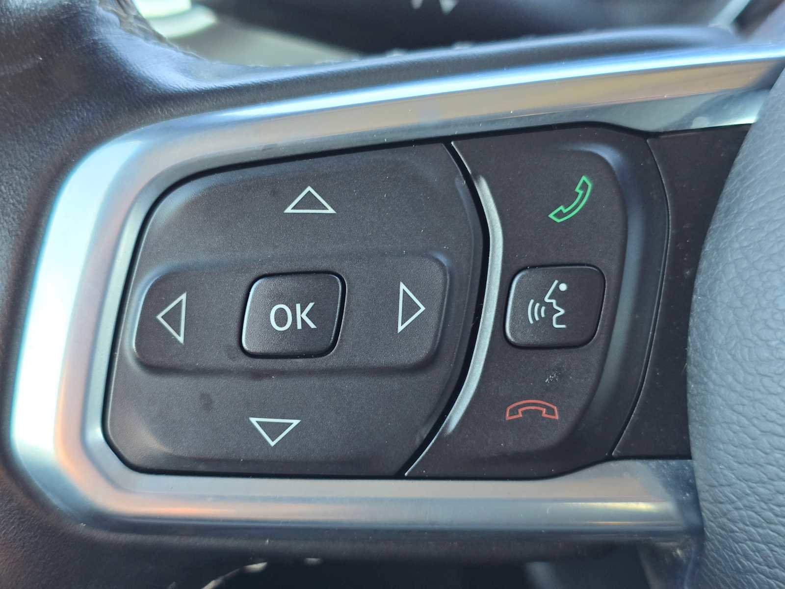 Used 2020 Jeep Wrangler Unlimited Sahara image 34