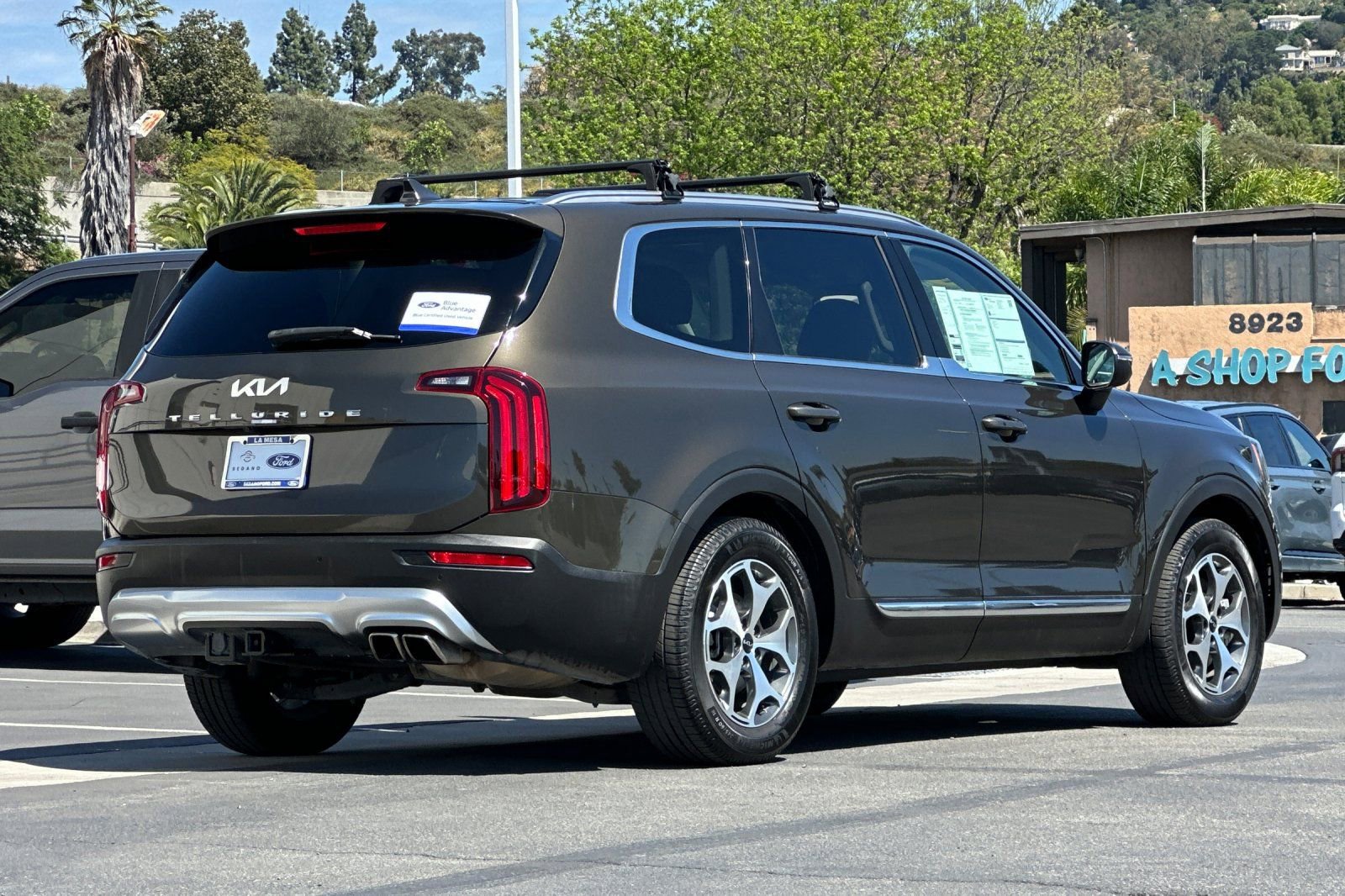 Used 2022 Kia Telluride EX w/ Towing Package image 3