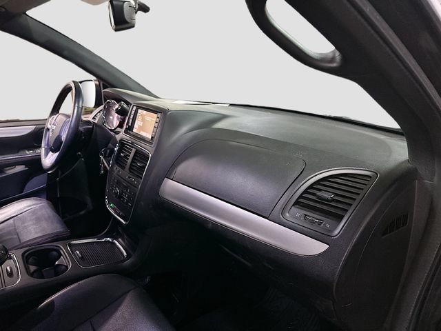 Used 2016 Dodge Grand Caravan R/T FWD image 31