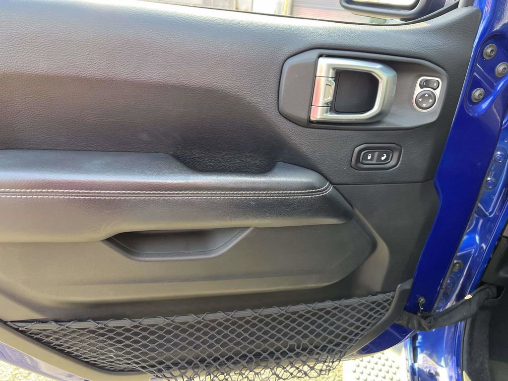 Certified 2018 Jeep Wrangler Unlimited Sahara image 26