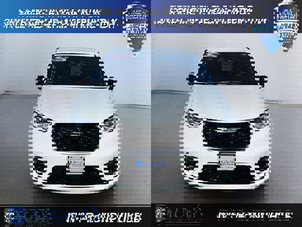 New 2026 Chrysler Pacifica Select image 8