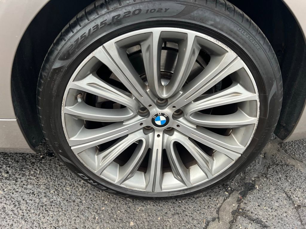 Used 2021 BMW 750i xDrive w/ Executive Package AWD/4WD image 39