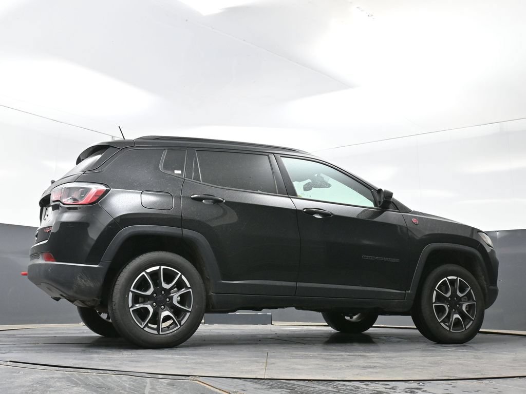 Used 2024 Jeep Compass Trailhawk AWD/4WD image 21