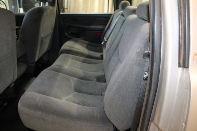 Used 2005 Chevrolet Silverado 2500 W/T w/ Skid Plate Package AWD/4WD image 26