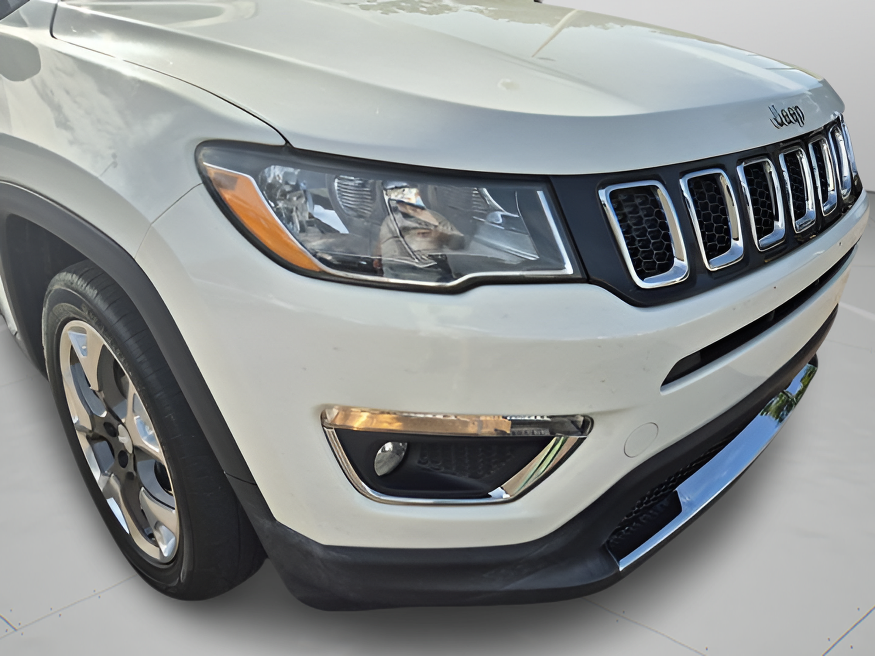 Used 2020 Jeep Compass Limited FWD image 32