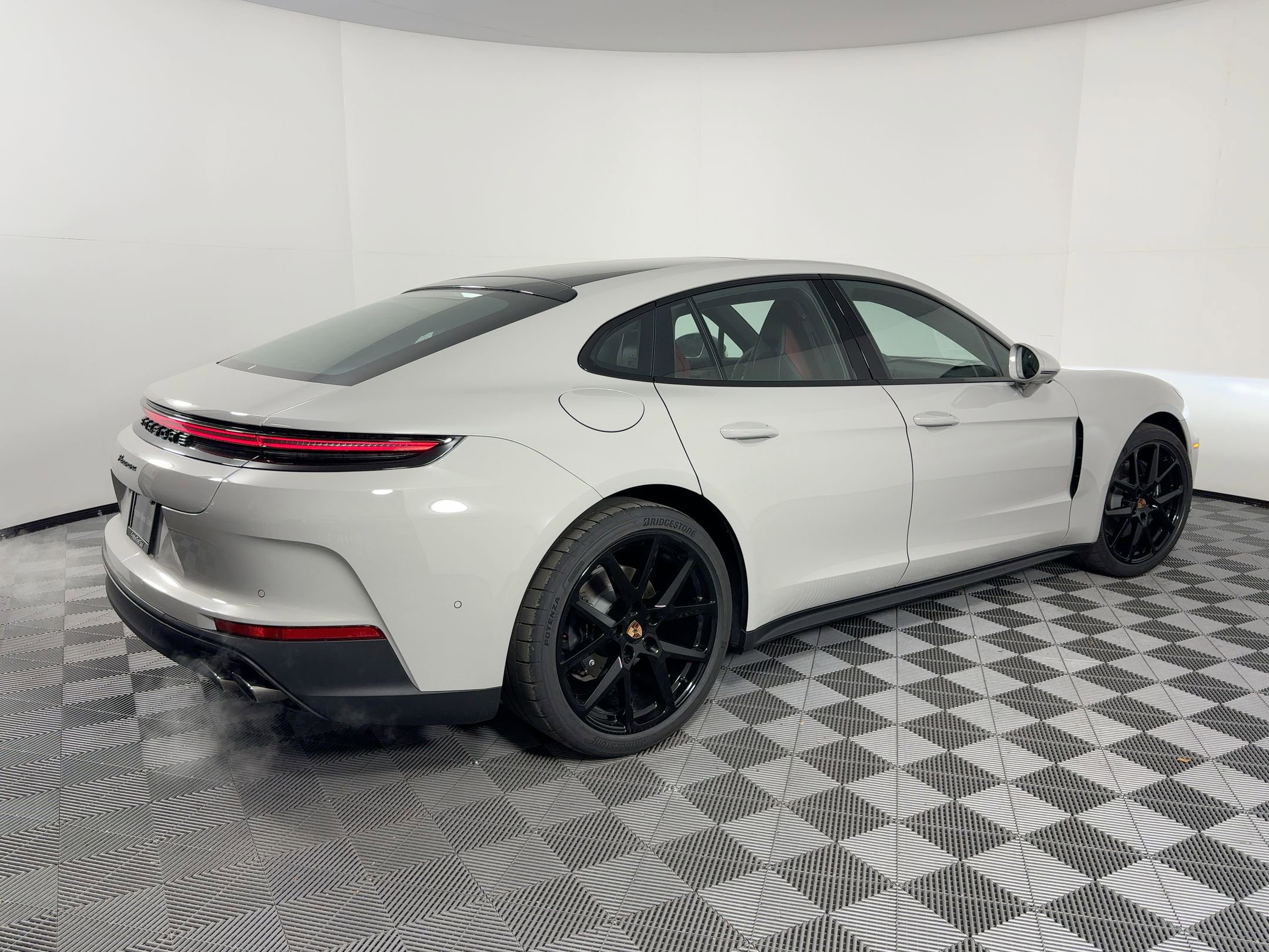 New 2026 Porsche Panamera image 9