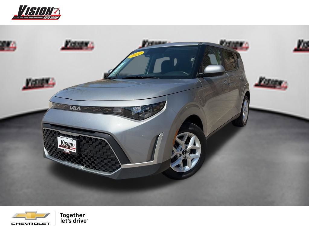 Used 2024 Kia Soul LX w/ Option Group 015 FWD image 1