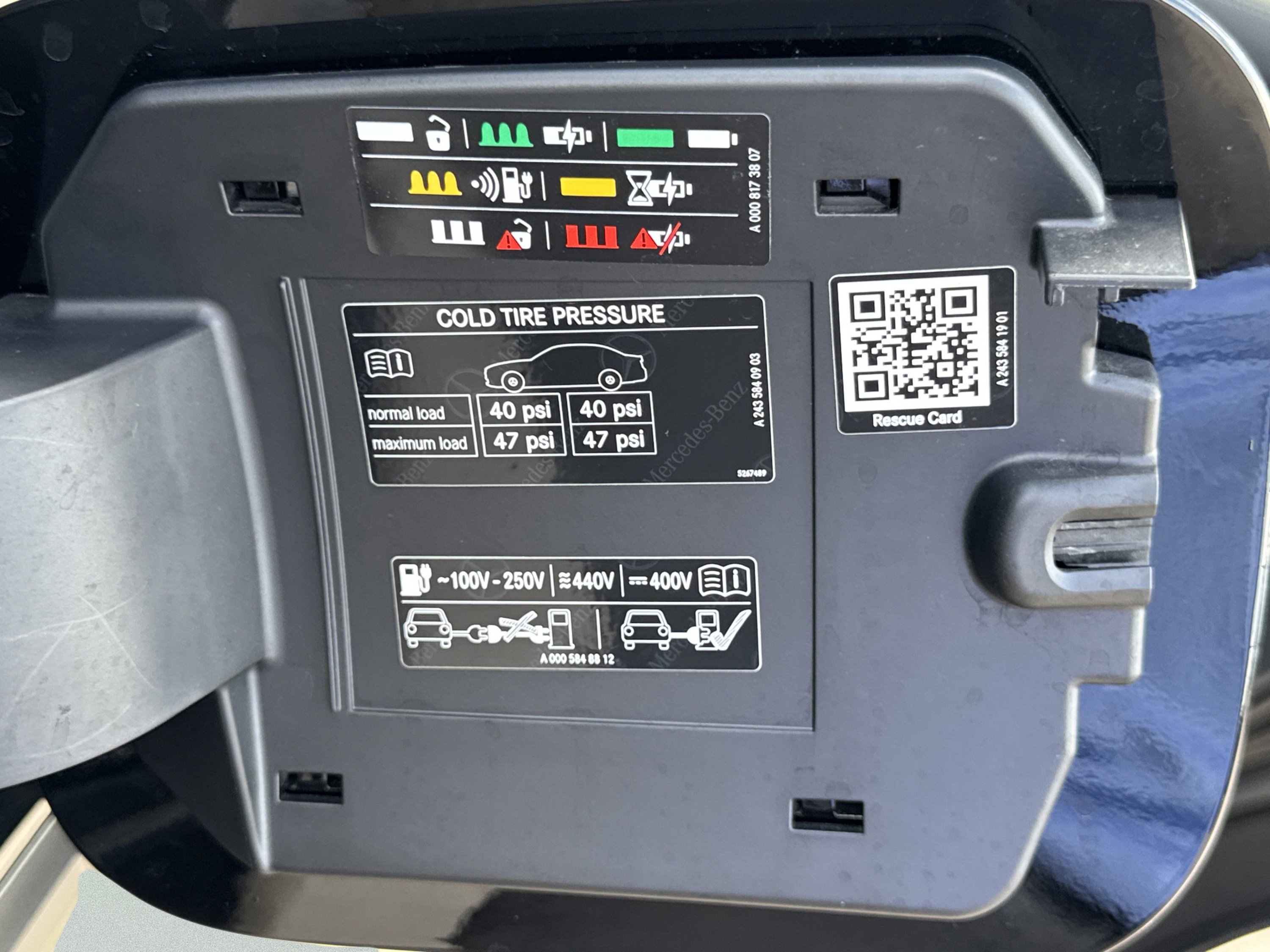 Used 2023 Mercedes-Benz EQB 350 4MATIC SUV w/ Exclusive Package image 43