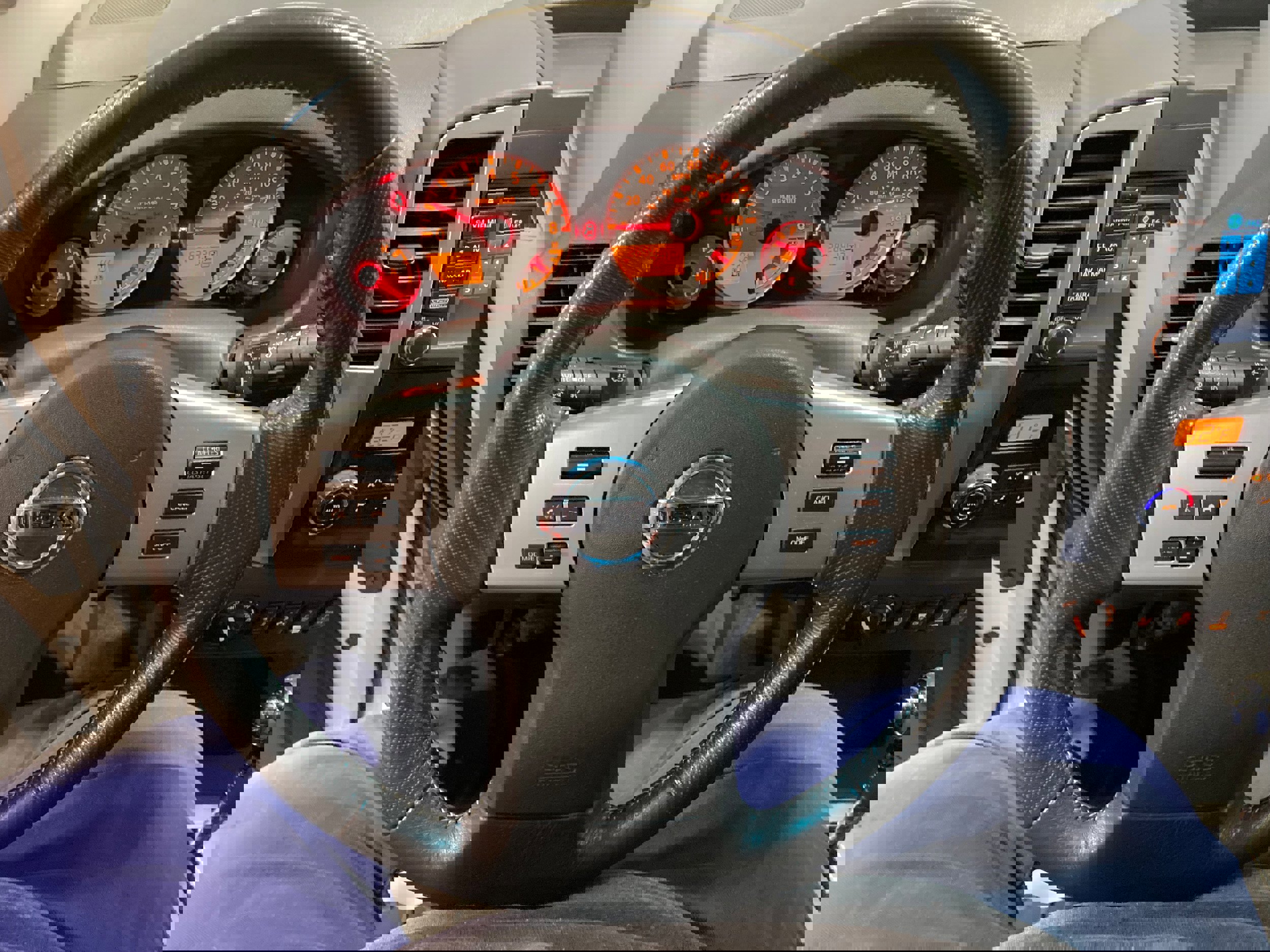 Used 2017 Nissan Frontier PRO-4X image 25