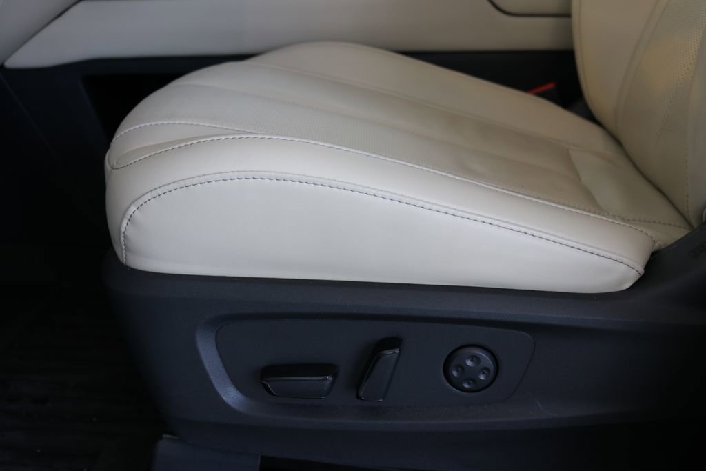 Certified 2025 INFINITI QX60 Luxe image 16