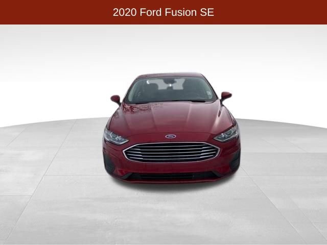 Used 2020 Ford Fusion SE image 2