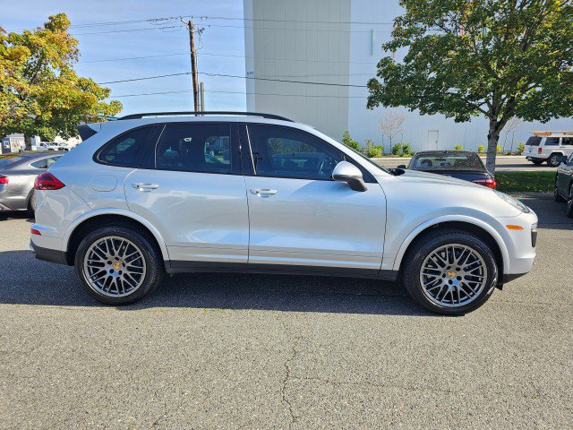 Used 2017 Porsche Cayenne Platinum Edition AWD/4WD image 2