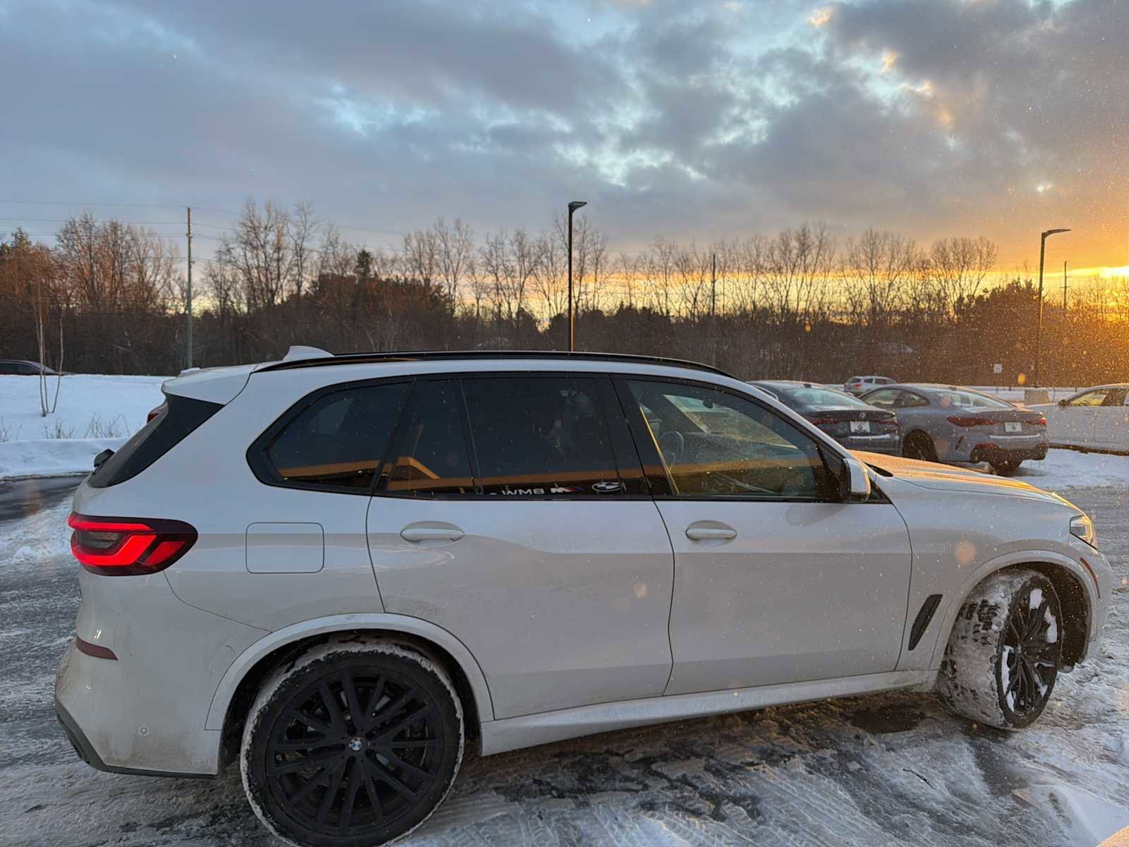 Used 2023 BMW X5 xDrive40i w/ M Sport Package image 9