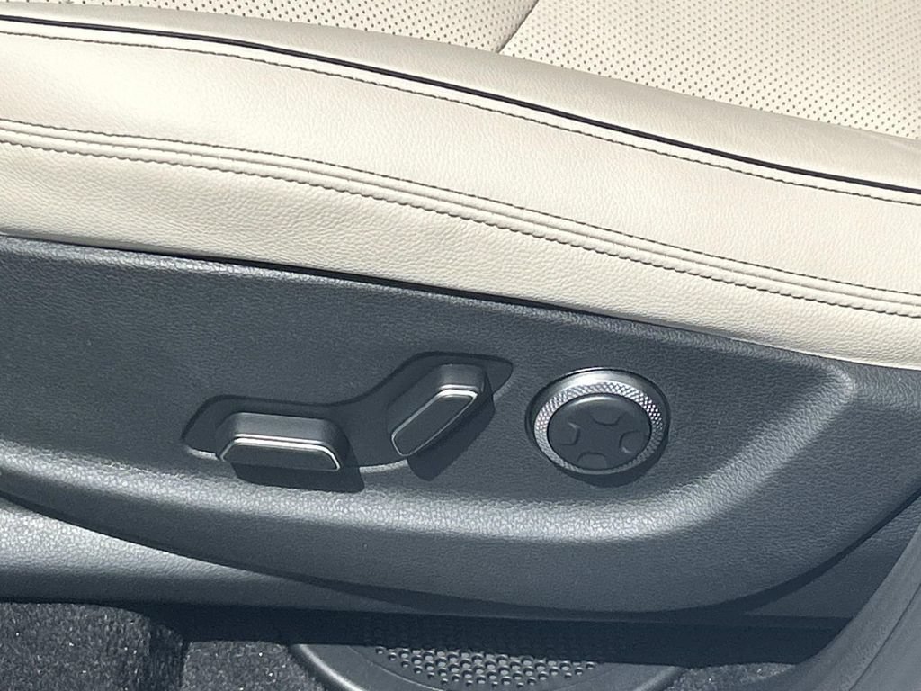 New 2027 Genesis GV70 2.5T Advanced AWD/4WD image 15