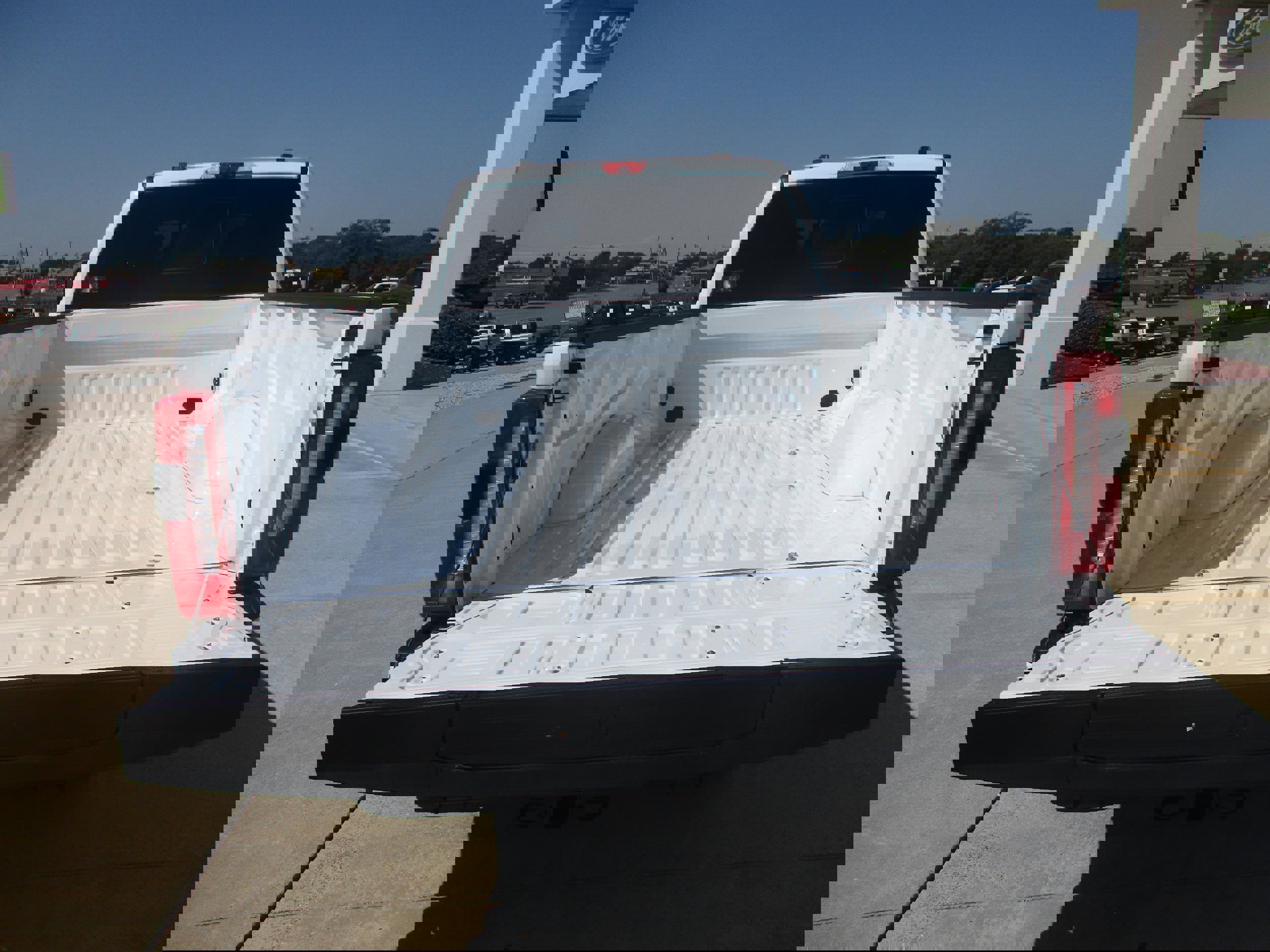 New 2026 Ford F350 4x4 Crew Cab Super Duty image 4