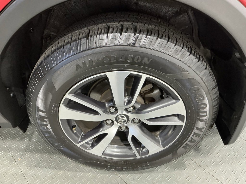 Used 2017 Toyota RAV4 XLE image 22