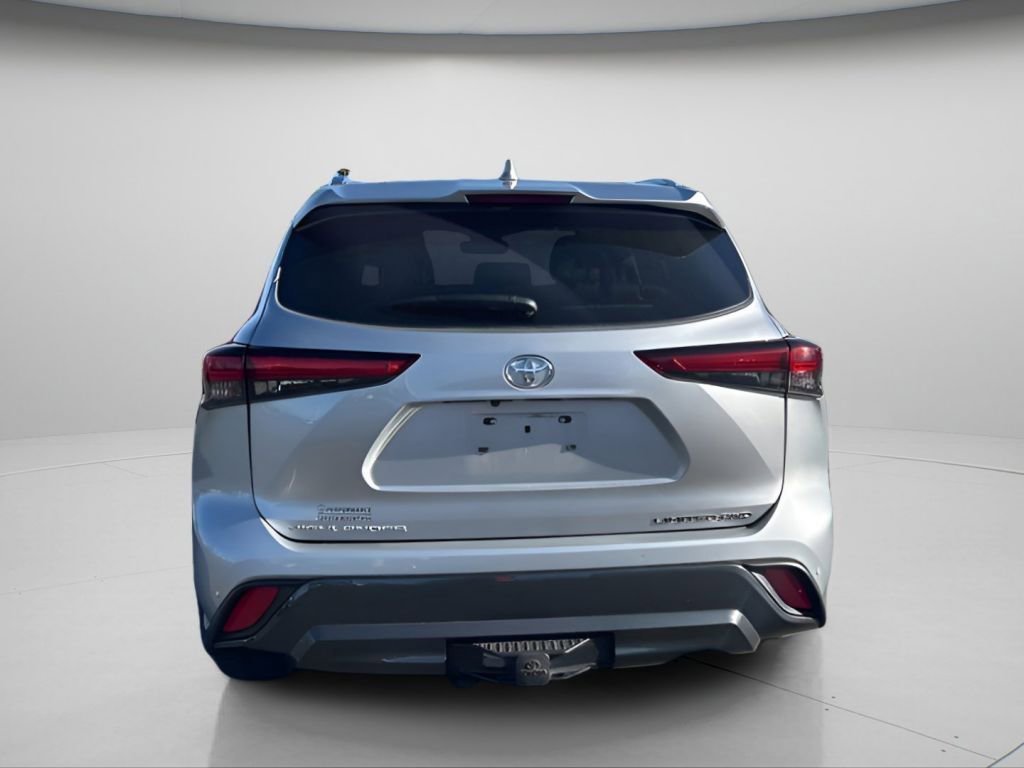 Used 2023 Toyota Highlander Limited image 5