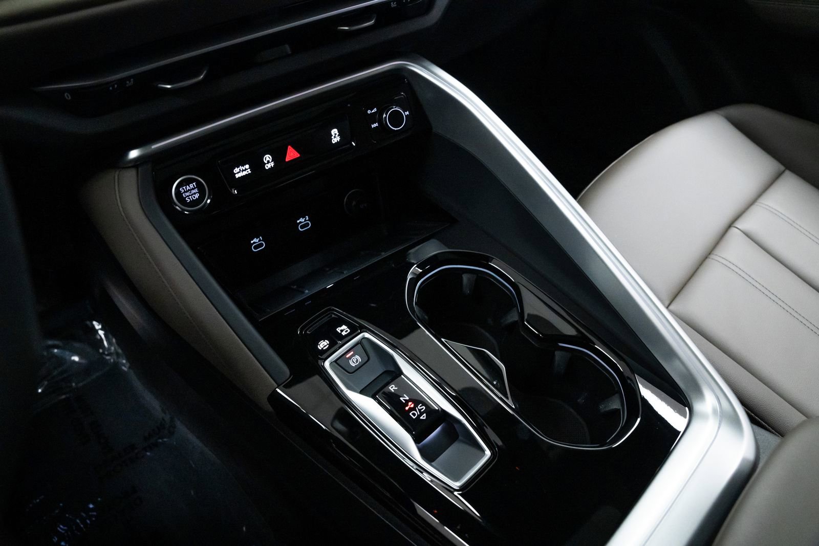 Used 2025 Audi Q5 Premium Plus w/ Premium Plus image 15