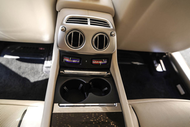 Used 2017 Rolls-Royce Wraith RWD image 29