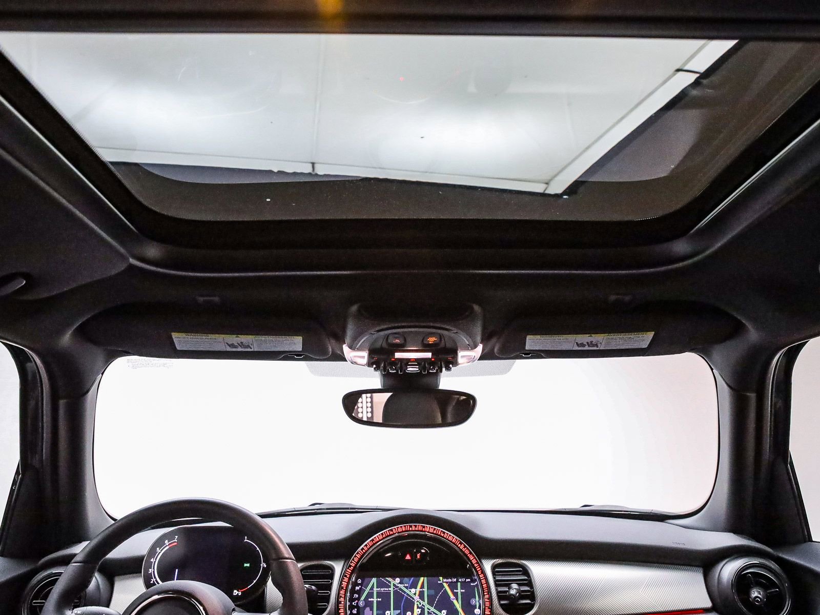 Used 2024 MINI Cooper 4-Door Hardtop w/ Signature Upholstery Package image 17