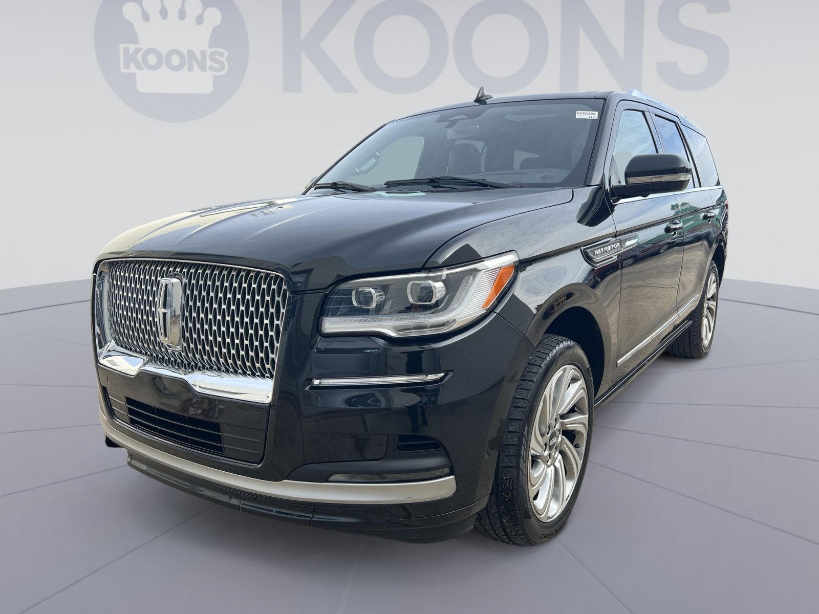 Used 2023 Lincoln Navigator Reserve image 1