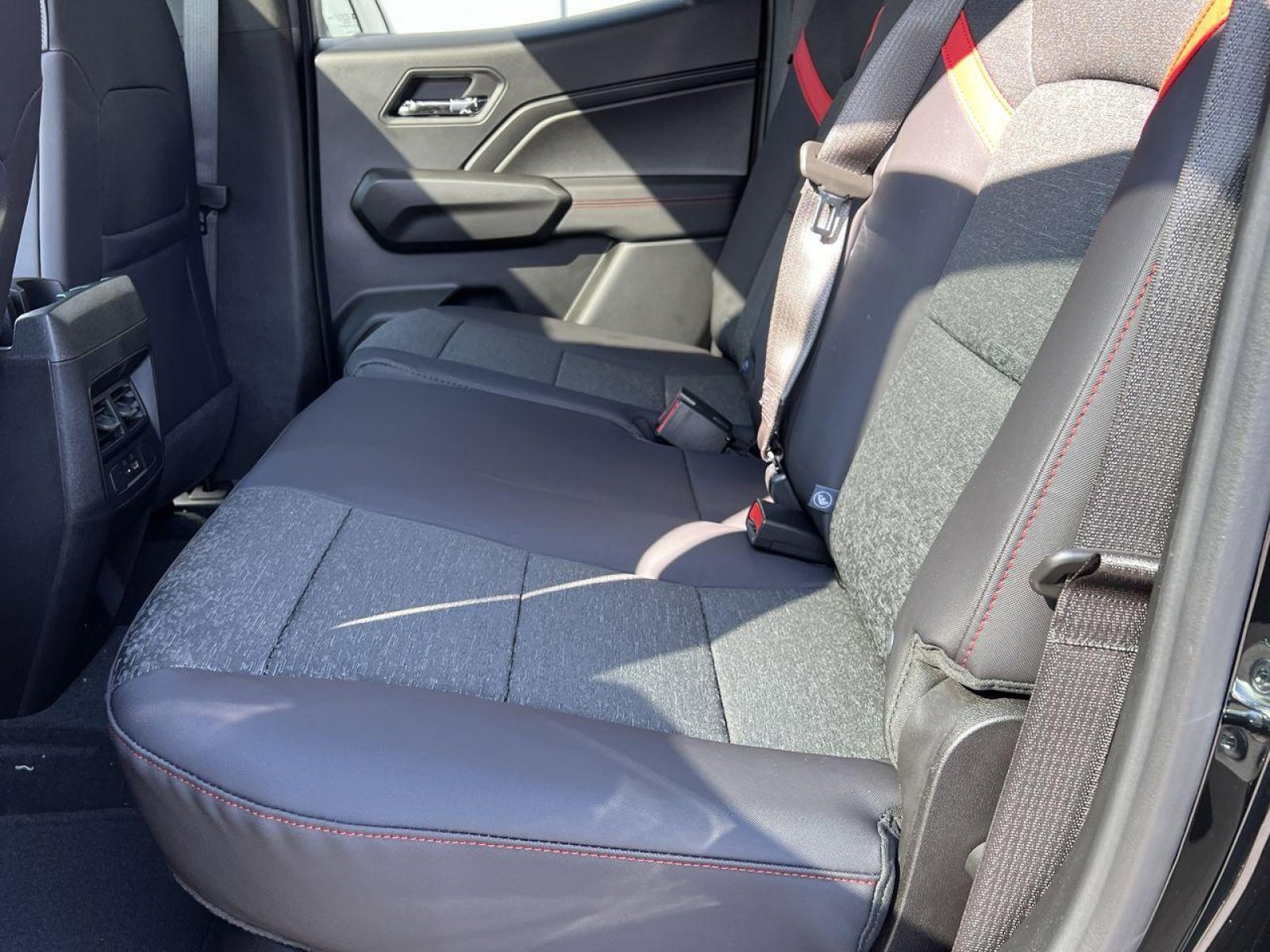 New 2025 Chevrolet Colorado Z71 w/ Midnight Edition image 19