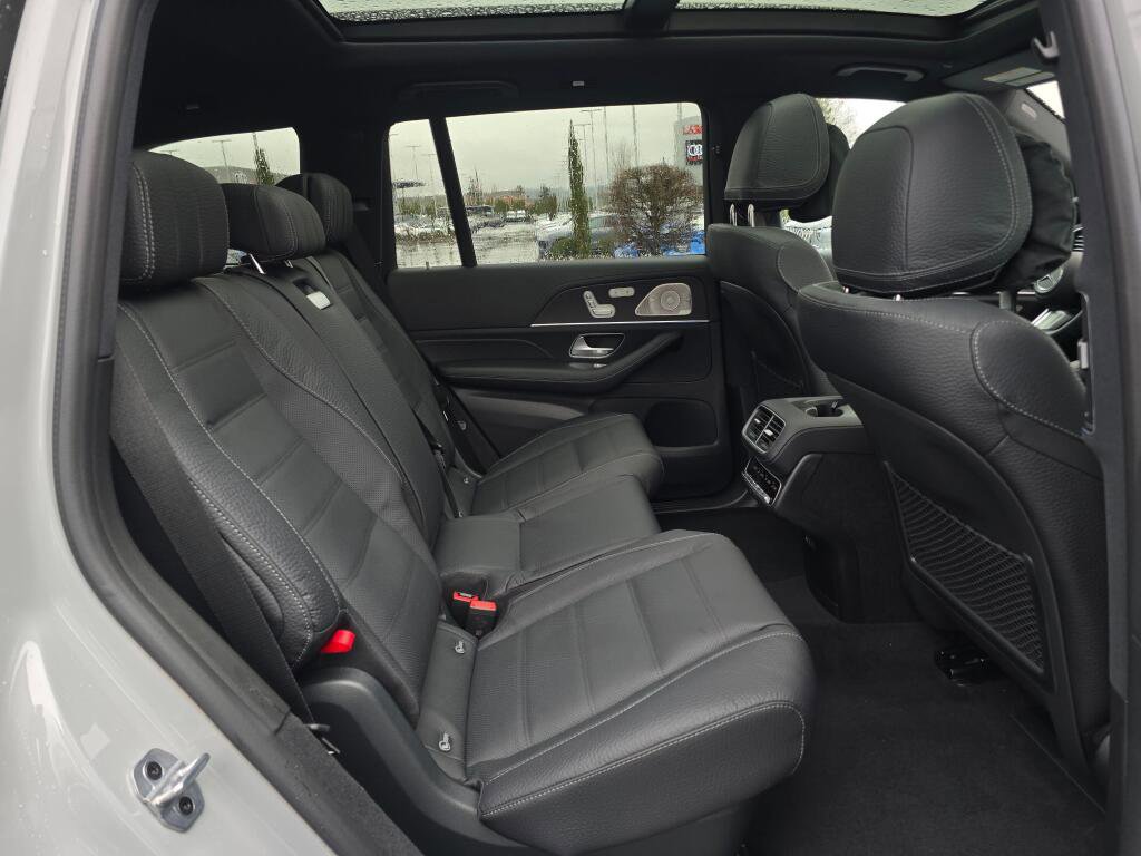 New 2026 Mercedes-Benz GLS 580 4MATIC image 25