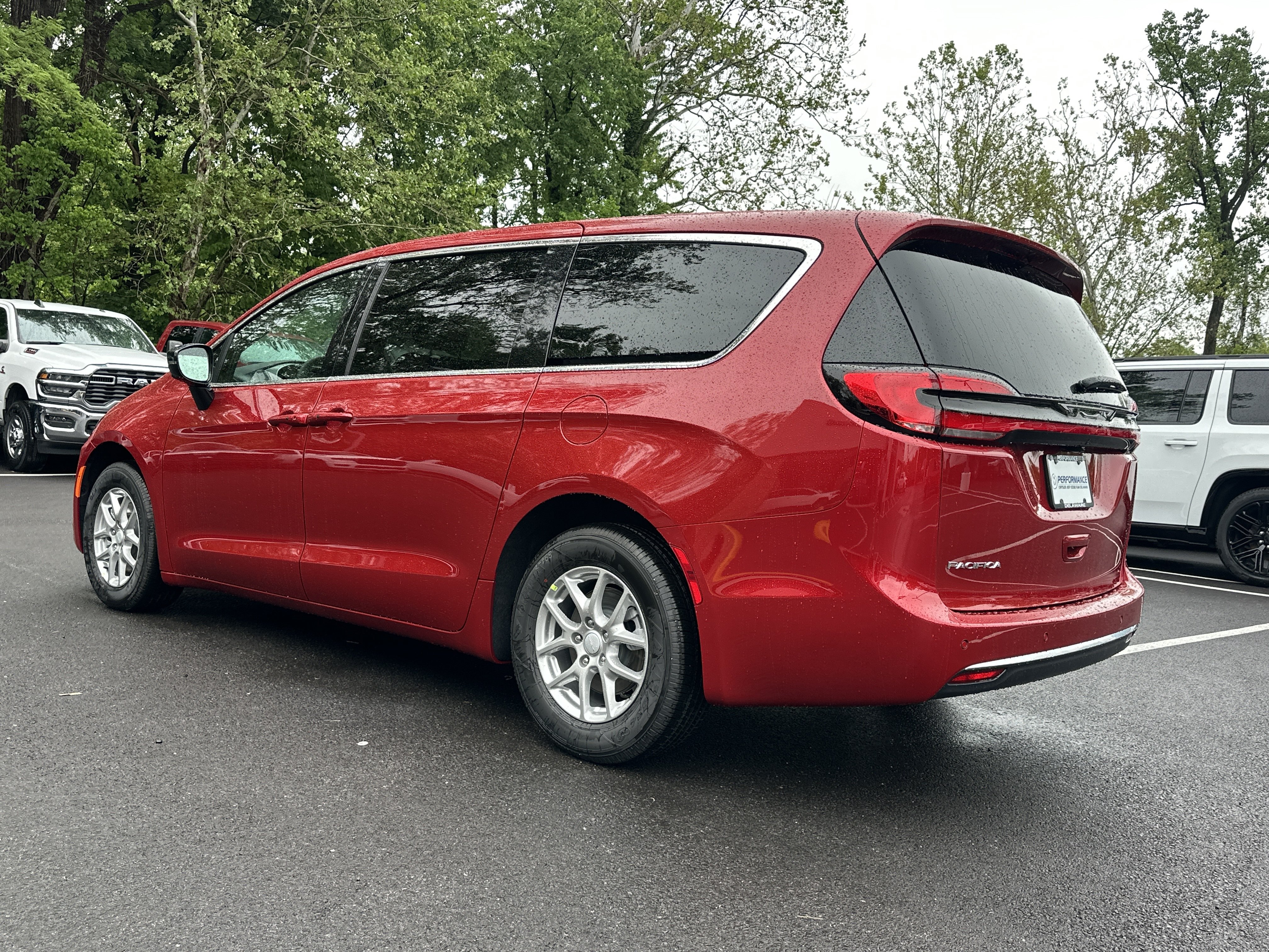 New 2027 Chrysler Pacifica Select w/ Family Tech Group FWD image 24