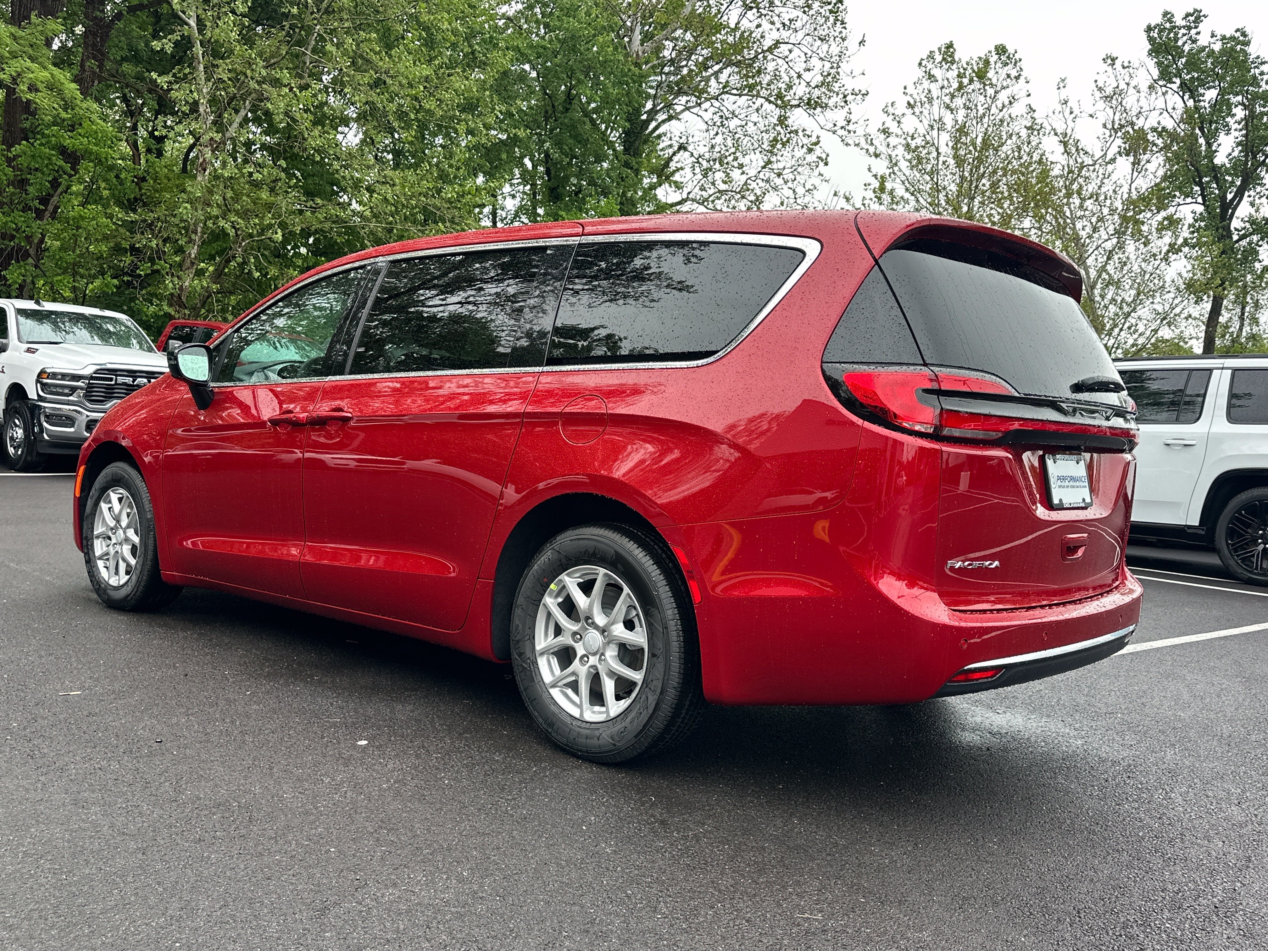 New 2027 Chrysler Pacifica Select FWD image 24