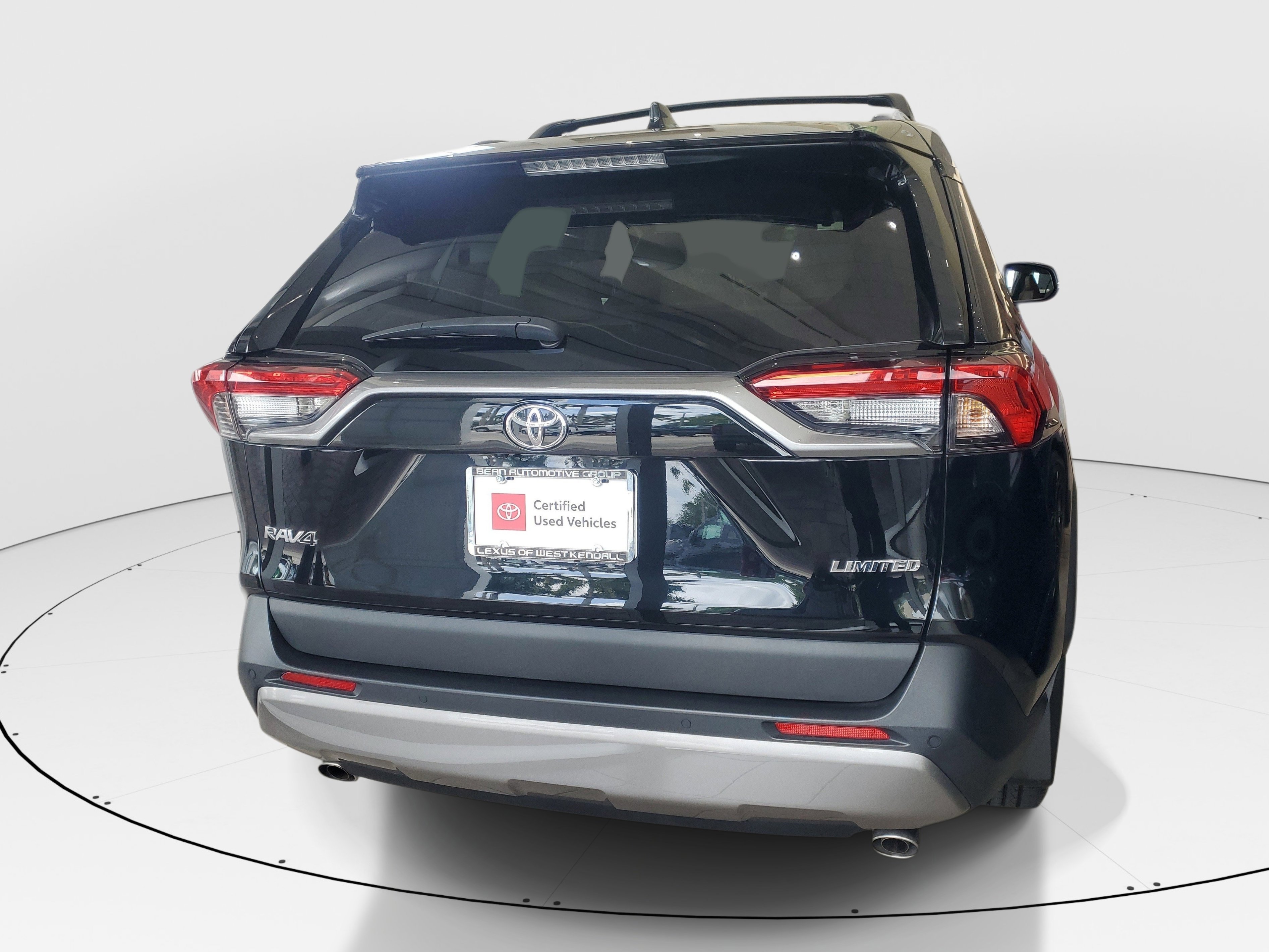 Used 2024 Toyota RAV4 Limited w/ Advanced Technology Package FWD image 3