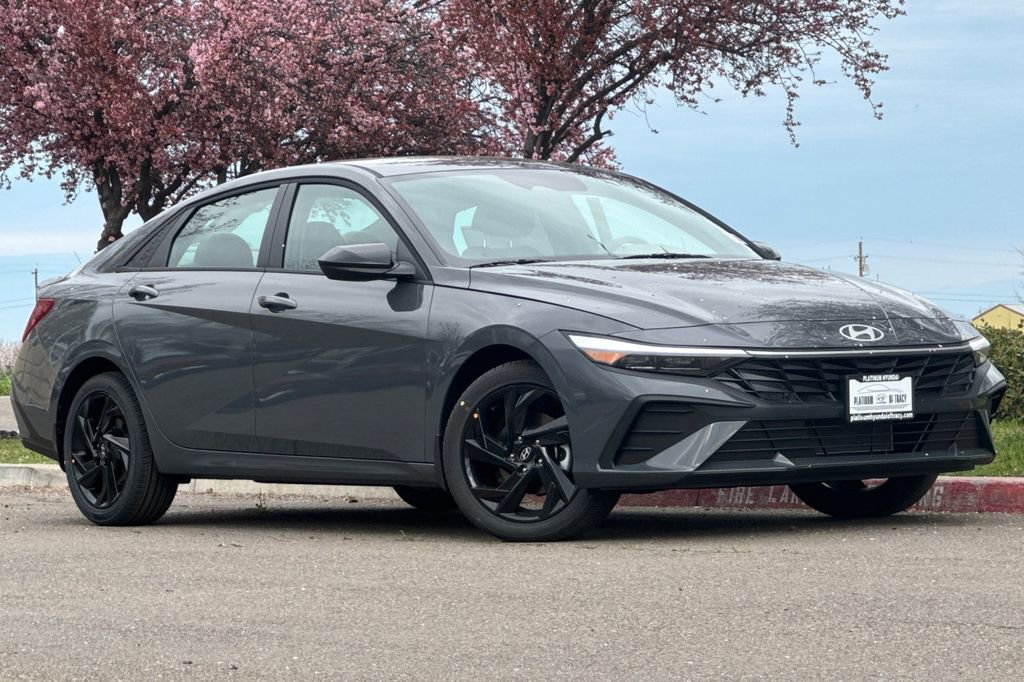 New 2026 Hyundai Elantra Sport image 2