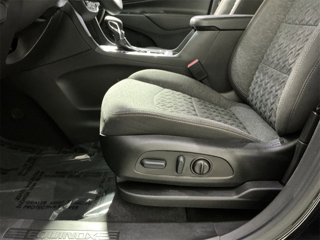 Used 2023 Chevrolet Equinox LT image 22