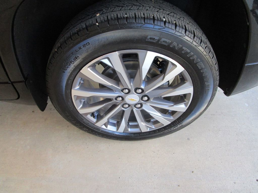 Used 2023 Chevrolet Traverse Premier image 9