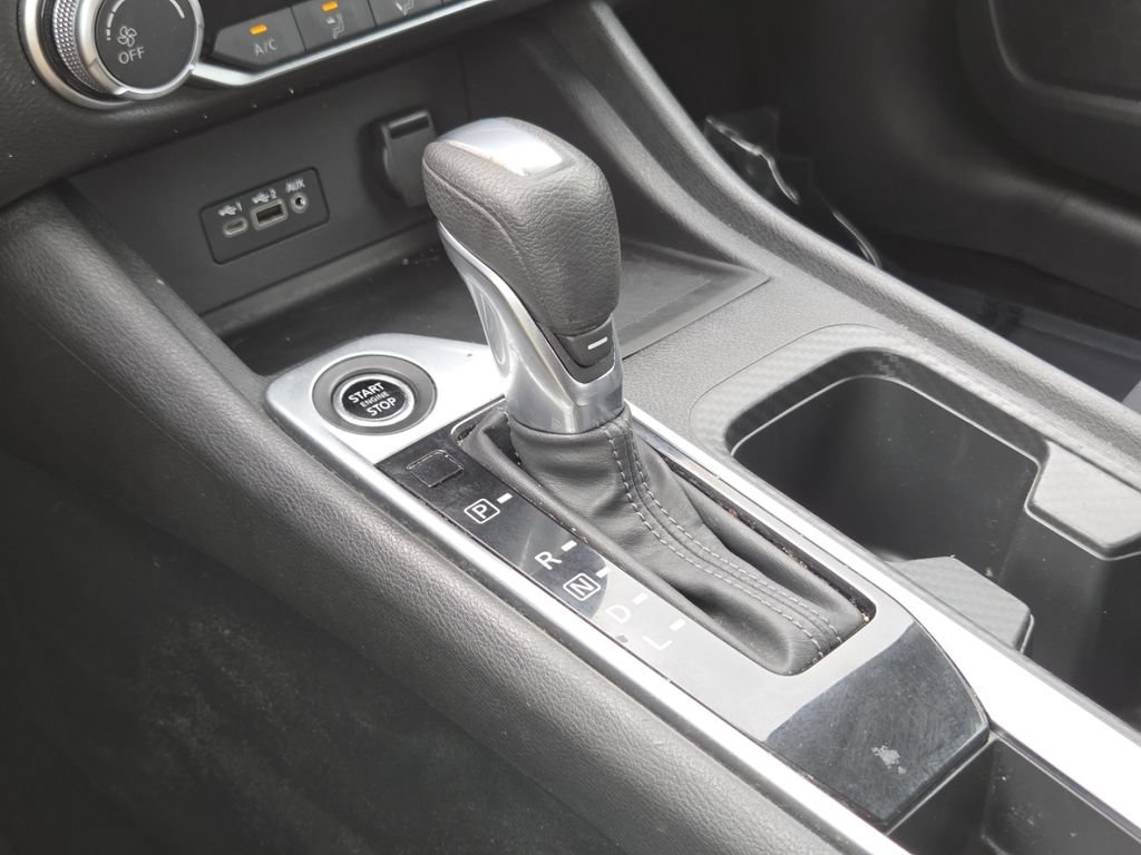 Used 2023 Nissan Sentra SV FWD image 32