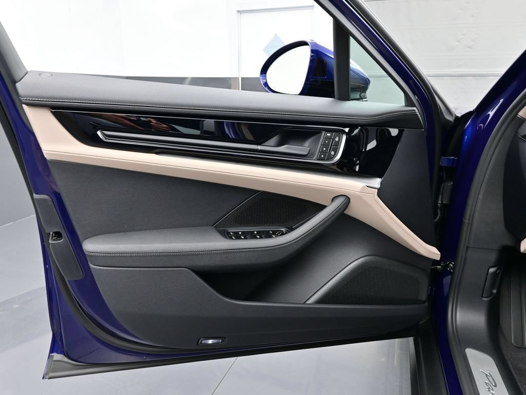 Certified 2026 Porsche Panamera 4 AWD/4WD image 7