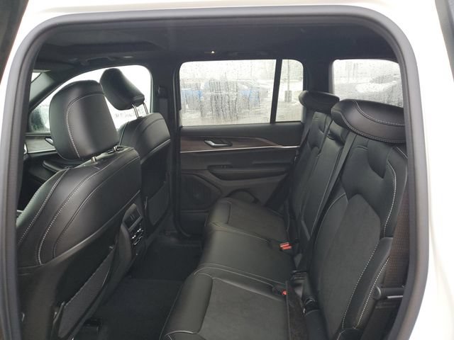 New 2026 Jeep Grand Cherokee Altitude AWD/4WD image 13