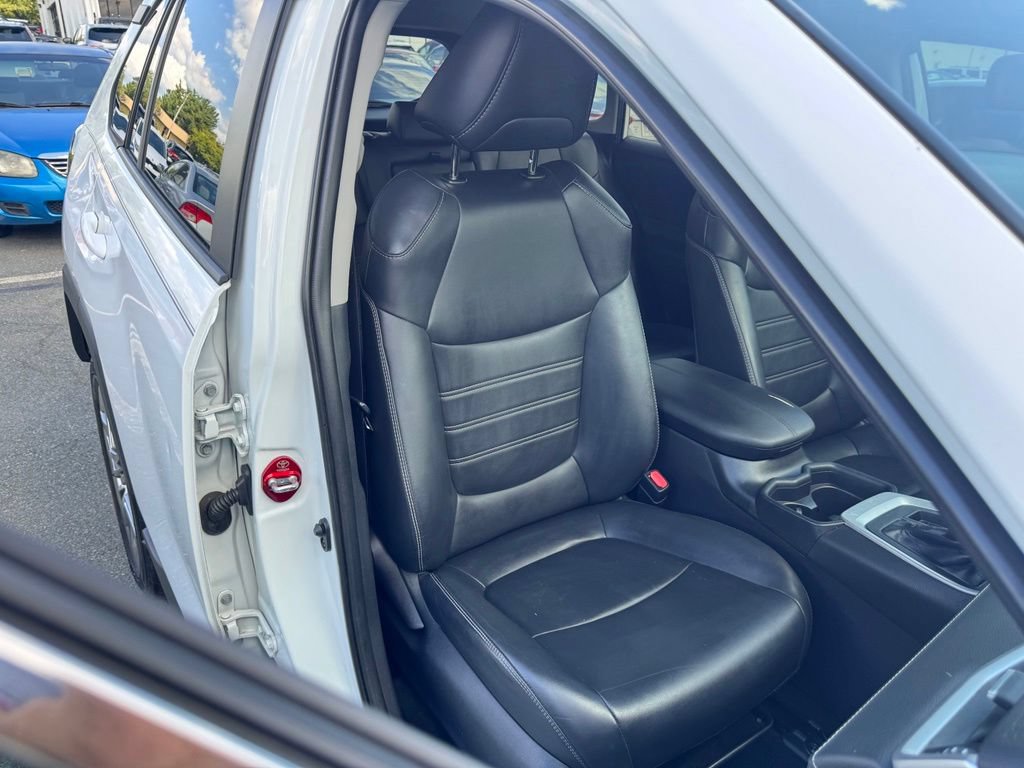 Used 2019 Toyota RAV4 XLE Premium FWD image 18