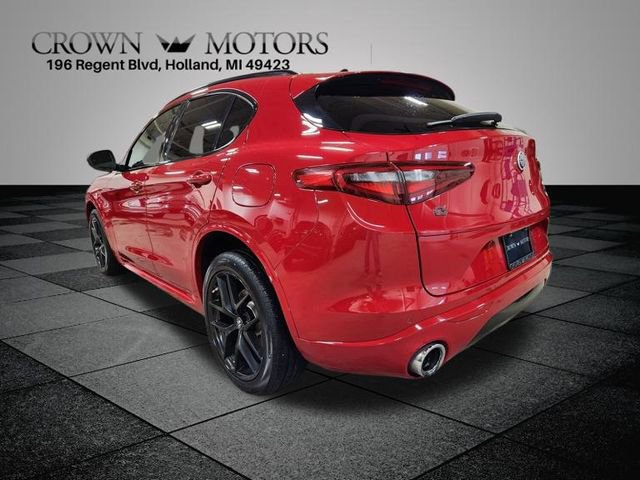 Used 2021 Alfa Romeo Stelvio Ti w/ Nero Edizione image 5