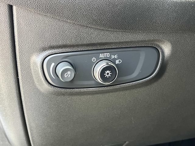 Used 2022 Chevrolet Equinox RS w/ RS Leather Package FWD image 31