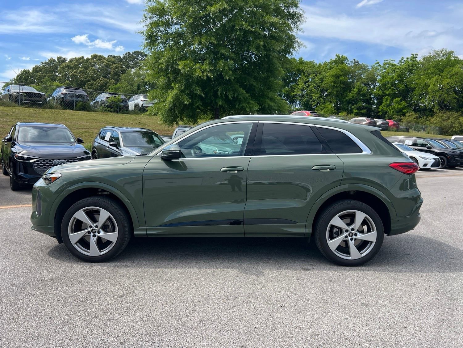 Used 2025 Audi Q5 Premium Plus w/ Premium Plus AWD/4WD image 3
