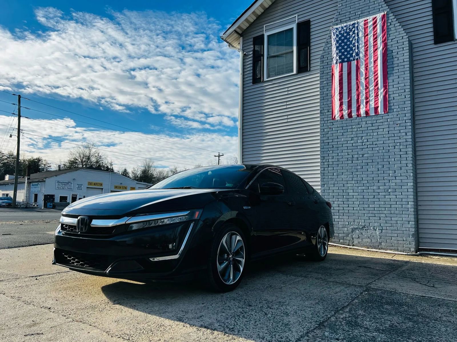 Used 2018 Honda Clarity Plug-In Hybrid image 2