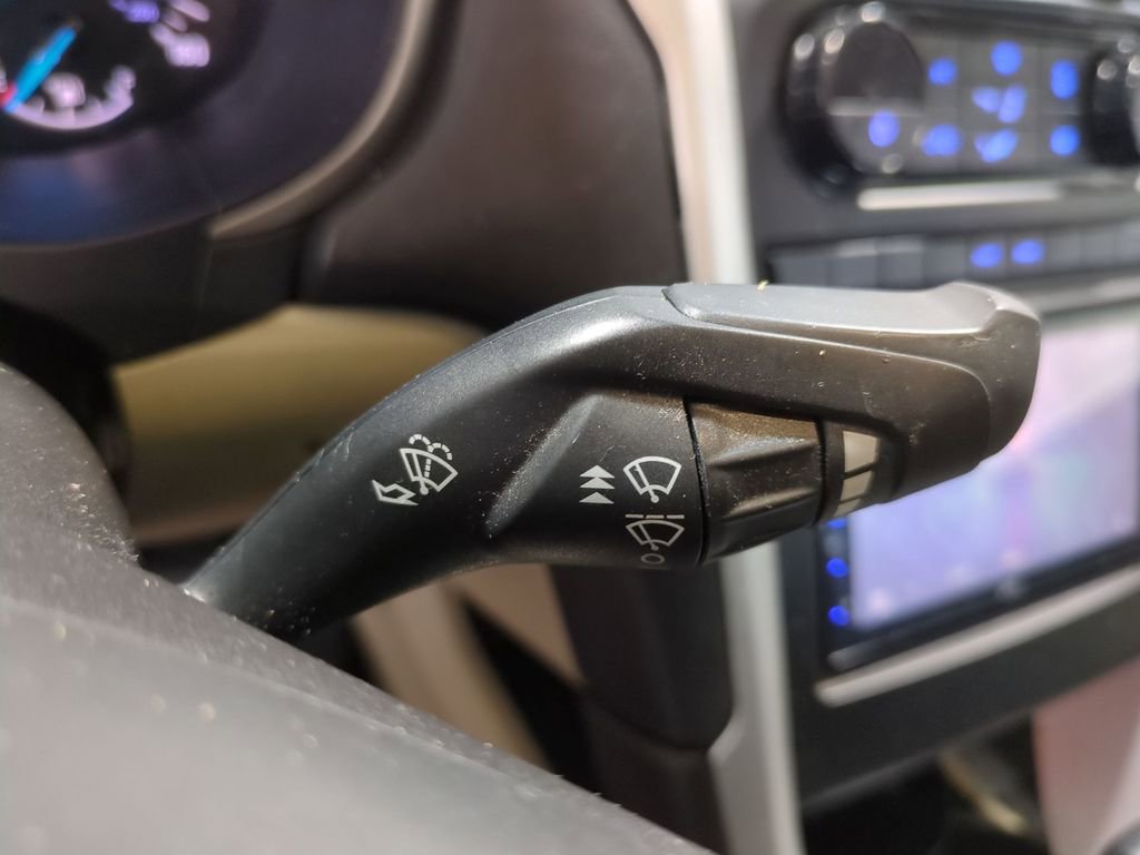 Used 2015 Ford Fusion SE image 29