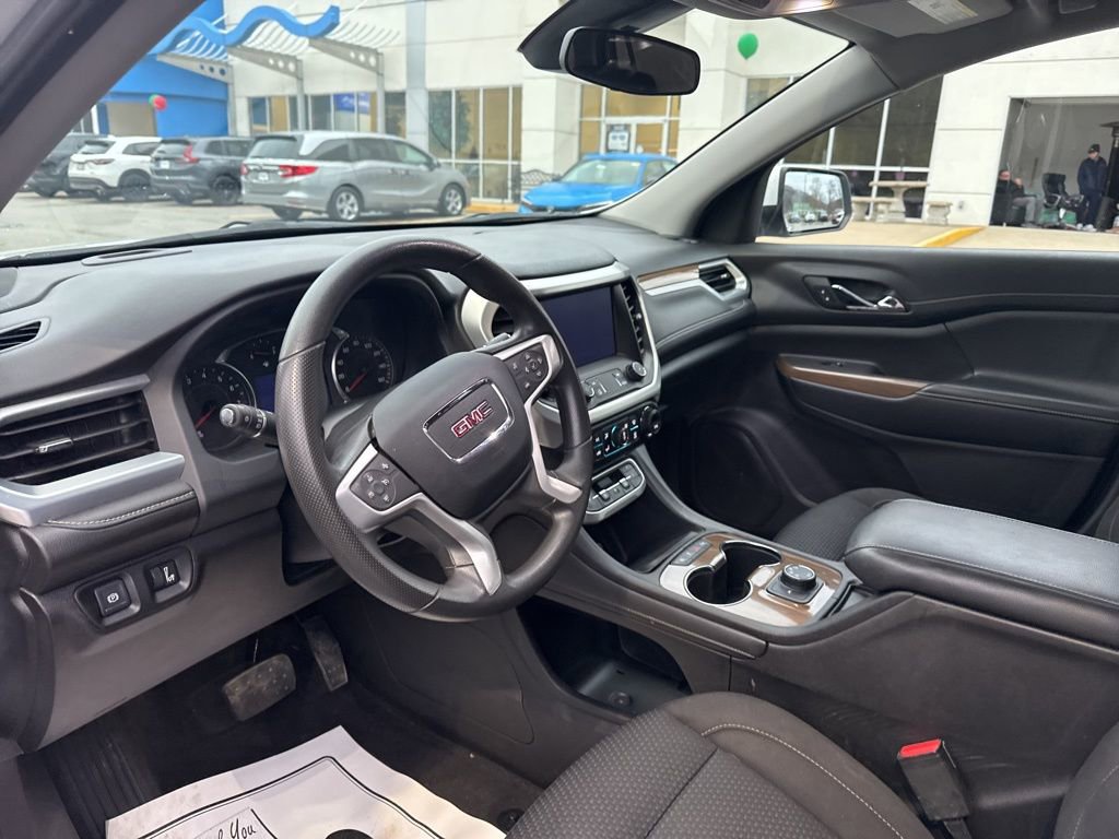 Used 2021 GMC Acadia SLE image 16