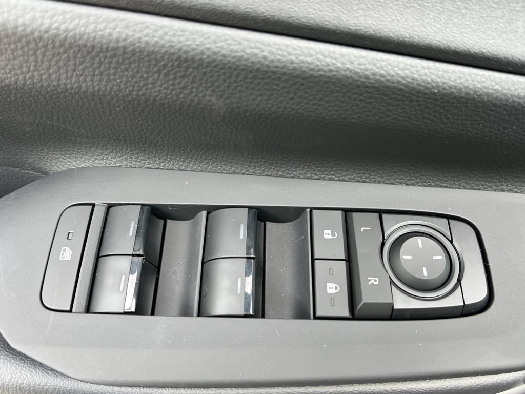 New 2026 Toyota Prius Plug-In Hybrid FWD image 12