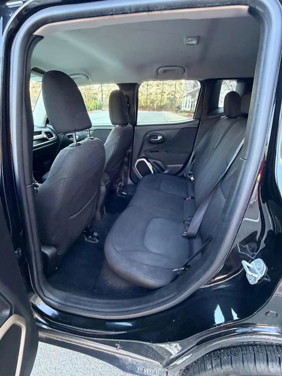 Used 2017 Jeep Renegade Latitude image 8