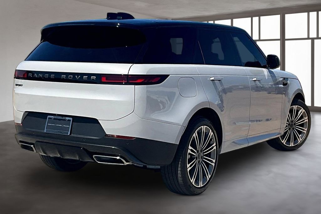 Used 2026 Land Rover Range Rover Sport SE image 2