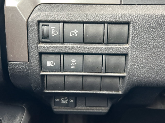 Used 2024 Toyota Tacoma TRD Off-Road AWD/4WD image 18