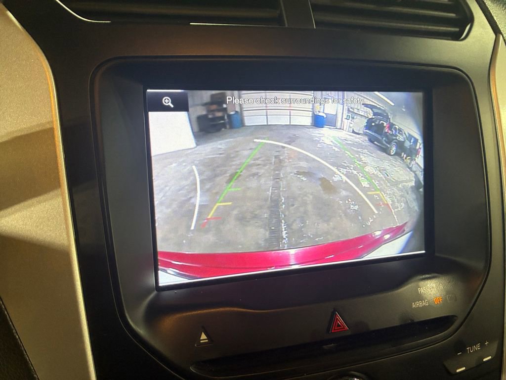 Used 2013 Ford Explorer XLT image 31