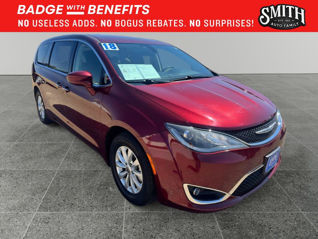 Used 2018 Chrysler Pacifica Touring Plus FWD image 1